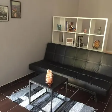 Live&work Commercial Bukra Apartmán *